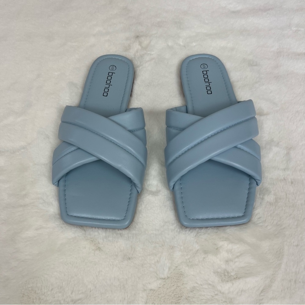 NWT BOOHOO WIDE WIDTH PADDED CRISS STRAP SLIDE SANDALS IN PASTEL BLUE SIZE 6 - Picture 4 of 15